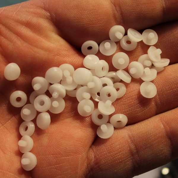 Bottoni antivento per zanzariera modello coppia unita colore bianco