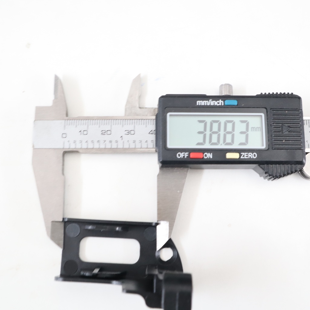 Piedino inferiore per zanzariera verticale a kit con guida laterale